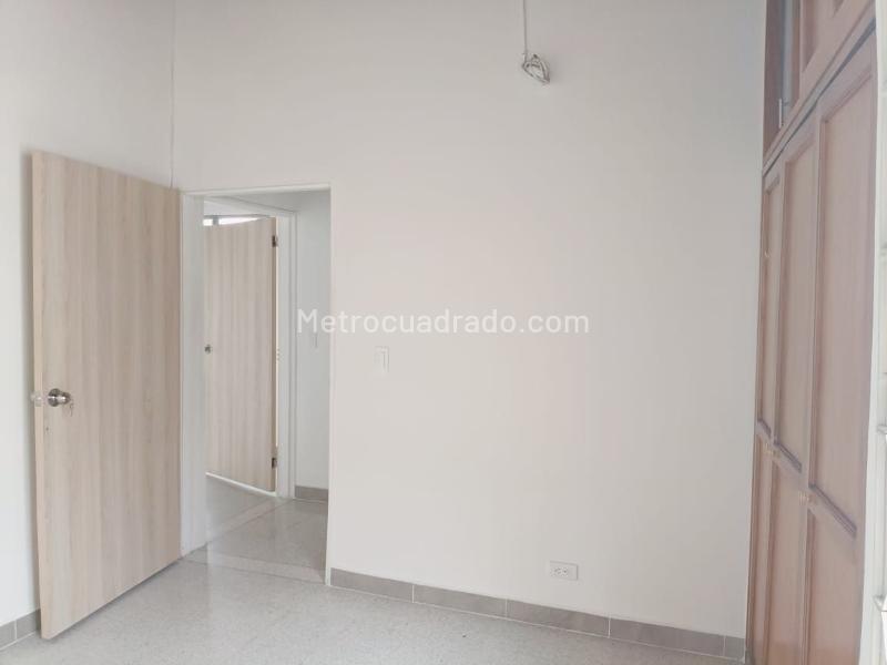 Apartamento Amplio de 4 Alcobas con Zonas Verdes en Belén - 6