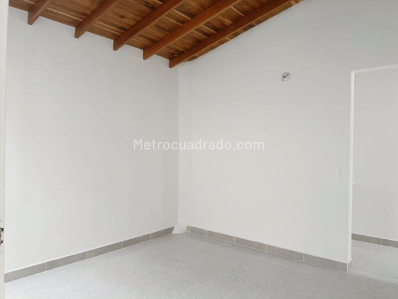 Apartamento Amplio de 4 Alcobas con Zonas Verdes en Belén - 7