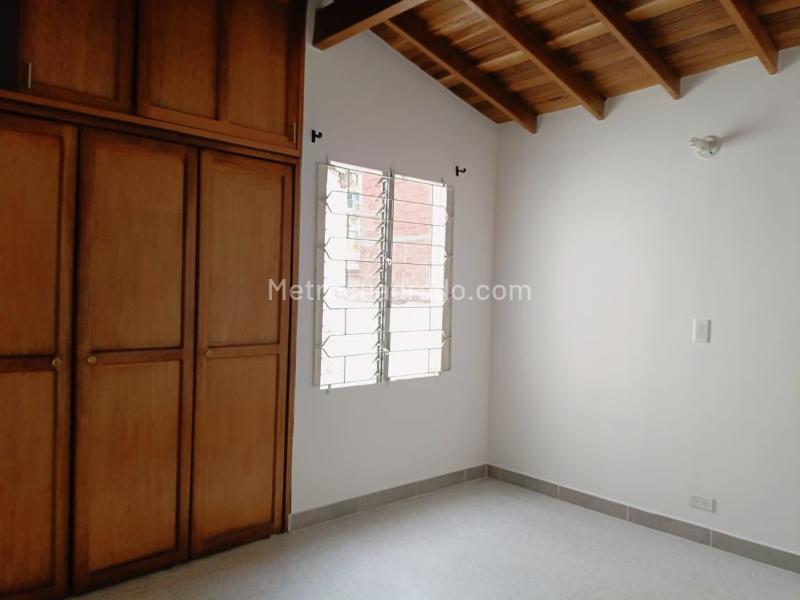 Apartamento Amplio de 4 Alcobas con Zonas Verdes en Belén - 9