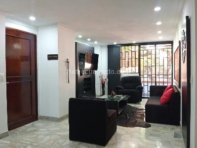 Apartamento de 3 alcobas en venta en Laureles, Medellín, 126 m² · foto 2 de 18