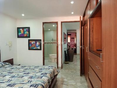 Apartamento de 3 alcobas en venta en Laureles, Medellín, 126 m² · foto 11 de 18