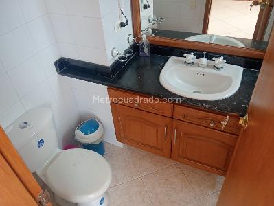 Apartamento de 3 alcobas en arriendo en Laureles, Medellín, 120 m² · foto 13 de 15