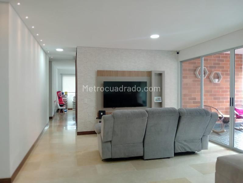 Apartamento Moderno de 3 Alcobas en Laureles - 3