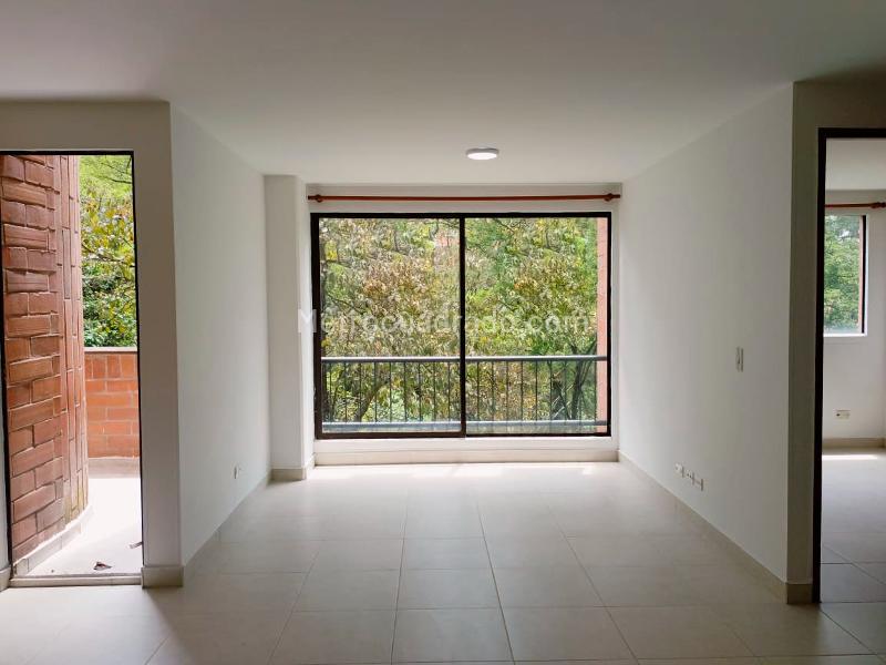 Apartamento de 2 Alcobas en Belén con Balcón y Parqueadero - 2