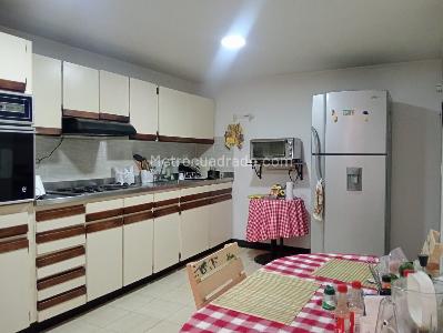 Apartamento en venta en Laureles, Medellín · foto 4 de 19