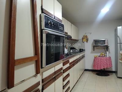 Apartamento en venta en Laureles, Medellín · foto 7 de 19