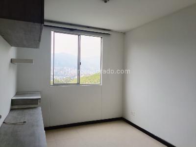 Apartamento de 3 alcobas en venta en Belen, Medellín, 63 m² · foto 9 de 19