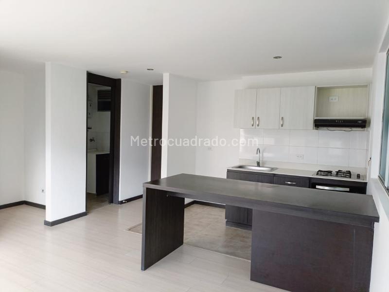 Apartamento en Arriendo en Itagüí con Balcón y Parqueadero - 3