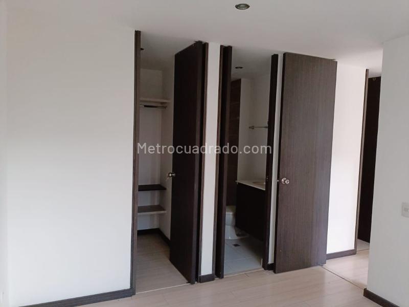 Apartamento en Arriendo en Itagüí con Balcón y Parqueadero - 8