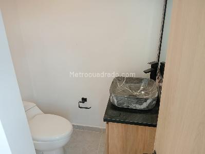 Apartamento de 3 alcobas en arriendo en Laureles, Medellín, 140 m² · foto 14 de 14