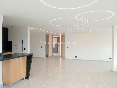 Apartamento de 3 alcobas en arriendo en Laureles, Medellín, 140 m² · foto 2 de 14