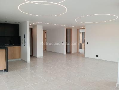 Apartamento de 3 alcobas en arriendo en Laureles, Medellín, 140 m² · foto 3 de 14