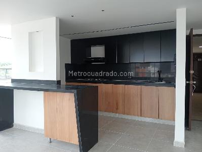 Apartamento de 3 alcobas en arriendo en Laureles, Medellín, 140 m² · foto 5 de 14