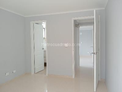 Apartamento en arriendo en Laureles, Medellín · foto 10 de 18
