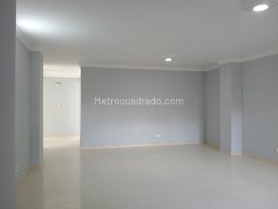 Apartamento en arriendo en Laureles, Medellín · foto 3 de 18
