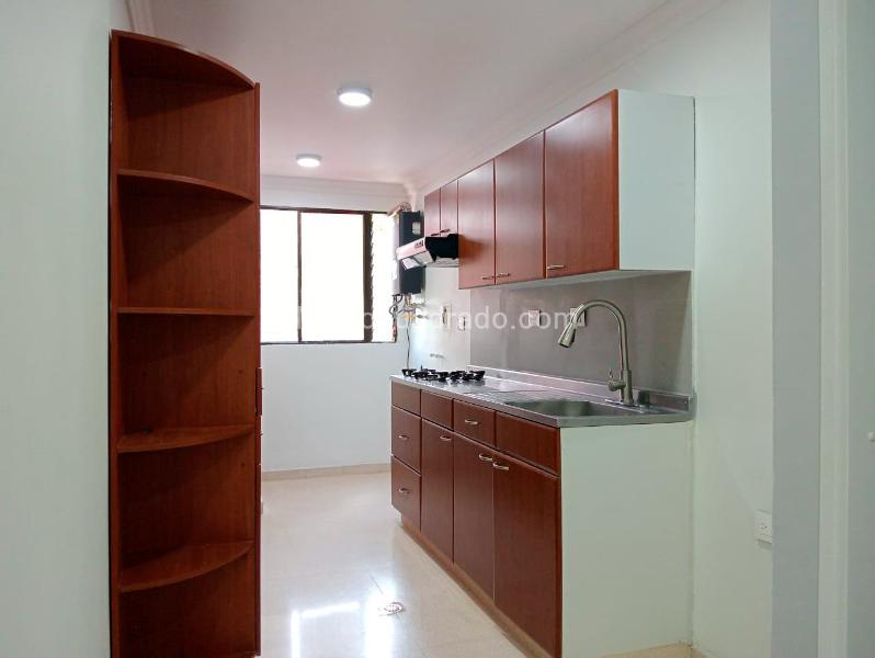 Apartamento Amplio de 3 Alcobas en Laureles - 4