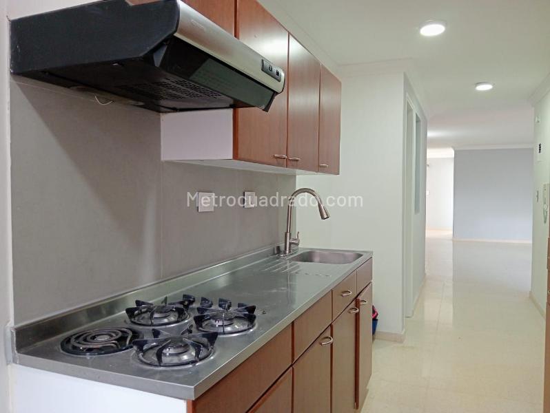 Apartamento Amplio de 3 Alcobas en Laureles - 6