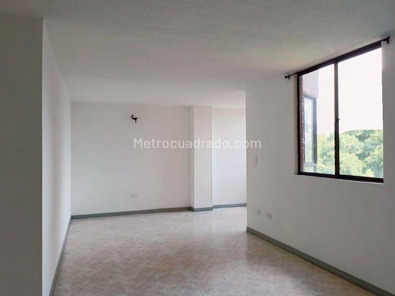 Apartamento de 3 Alcobas con Estudio en Belén