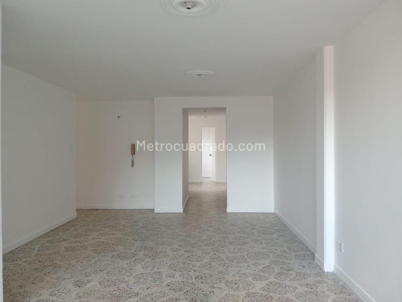 3BR Apartment with Marble Floors and Service Room in La Amúrica - 3