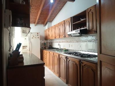 Apartamento de 3 alcobas en venta en Laureles, Medellín, 167 m² · foto 6 de 19