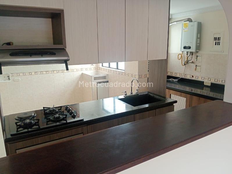Apartamento Amplio de 3 Alcobas en Laureles - 6