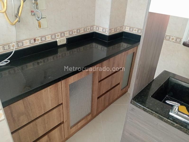 Apartamento Amplio de 3 Alcobas en Laureles - 7