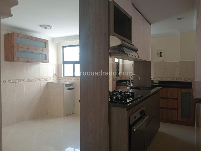 Apartamento Amplio de 3 Alcobas en Laureles - 8