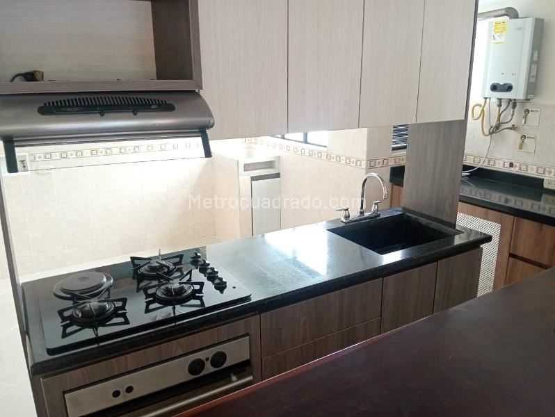 Apartamento Amplio de 3 Alcobas en Laureles - 9