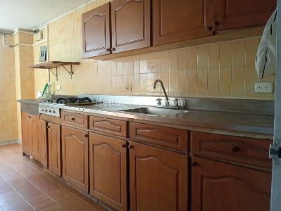 Apartamento de 4 alcobas en venta en Laureles, Medellín, 213 m² · foto 6 de 20