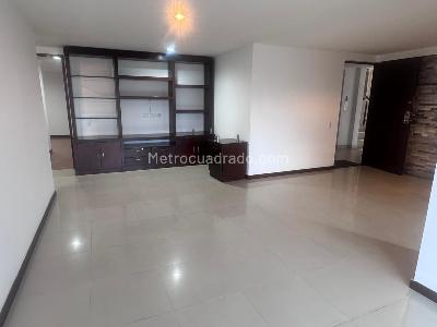 Apartamento en arriendo en Laureles, Medellín · foto 2 de 11