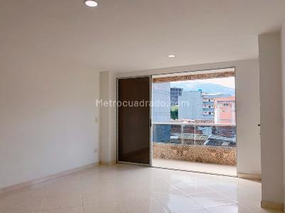 Apartamento en arriendo en Belen, Medellín · foto 2 de 16