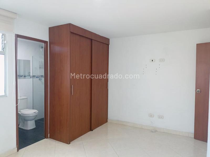 Apartamento Independiente de 3 Alcobas en Belén con Balcón y Parqueadero - 8