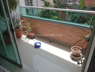Apartamento de 3 alcobas en venta en Laureles, Medellín, 94 m² · foto 16 de 17