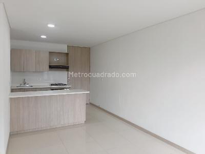 Apartamento en arriendo en Belen, Medellín · foto 3 de 12