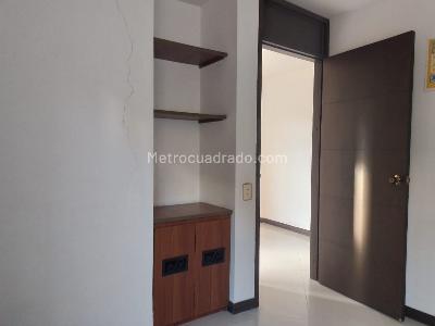 Apartamento de 3 alcobas en arriendo en Laureles, Medellín, 103 m² · foto 13 de 17