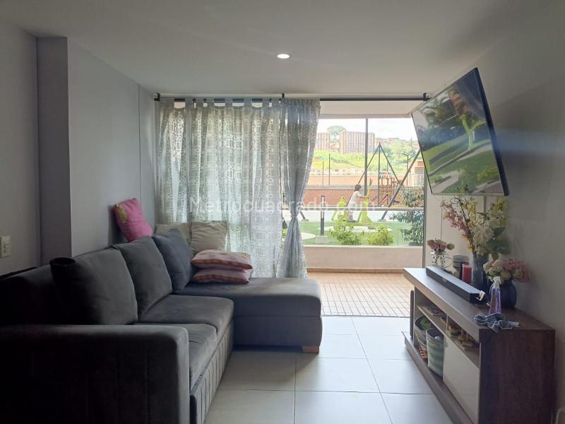 Apartamento Amplio de 3 Alcobas en Itagüí, Santa María No 3 - 2