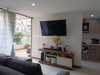 Apartamento de 3 alcobas en arriendo en Itagui, Medellín, 82 m² · foto 4 de 11