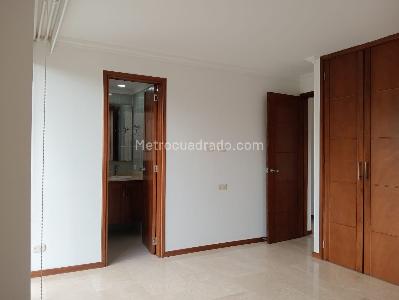 Apartamento de 2 alcobas en venta en Laureles, Medellín, 75 m² · foto 11 de 18