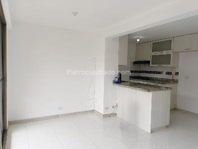 Apartamento de 3 alcobas en arriendo en Belen, Medellín, 70 m² · foto 3 de 18