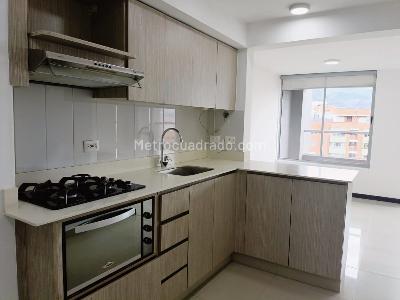 Apartamento de 3 alcobas en arriendo en Belen, Medellín, 84 m² · foto 9 de 19