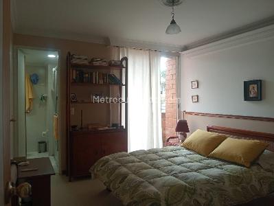 Apartamento en venta en Laureles, Medellín · foto 8 de 20