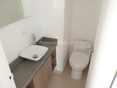 Apartamento de 3 alcobas en arriendo en Laureles, Medellín, 135 m² · foto 16 de 17
