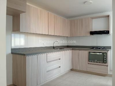 Apartamento de 3 alcobas en arriendo en Laureles, Medellín, 135 m² · foto 2 de 17