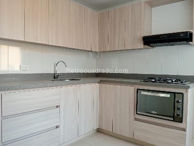 Apartamento de 3 alcobas en arriendo en Laureles, Medellín, 135 m² · foto 3 de 17