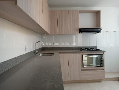 Apartamento de 3 alcobas en arriendo en Laureles, Medellín, 135 m² · foto 4 de 17