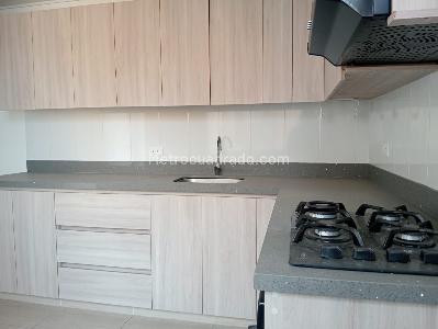 Apartamento de 3 alcobas en arriendo en Laureles, Medellín, 135 m² · foto 5 de 17