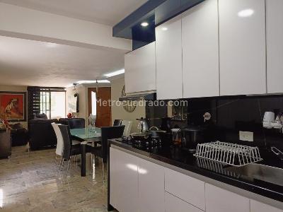 Apartamento en venta en Belen, Medellín · foto 9 de 14