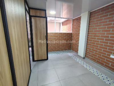 Apartamento en arriendo en Laureles, Medellín · foto 2 de 11