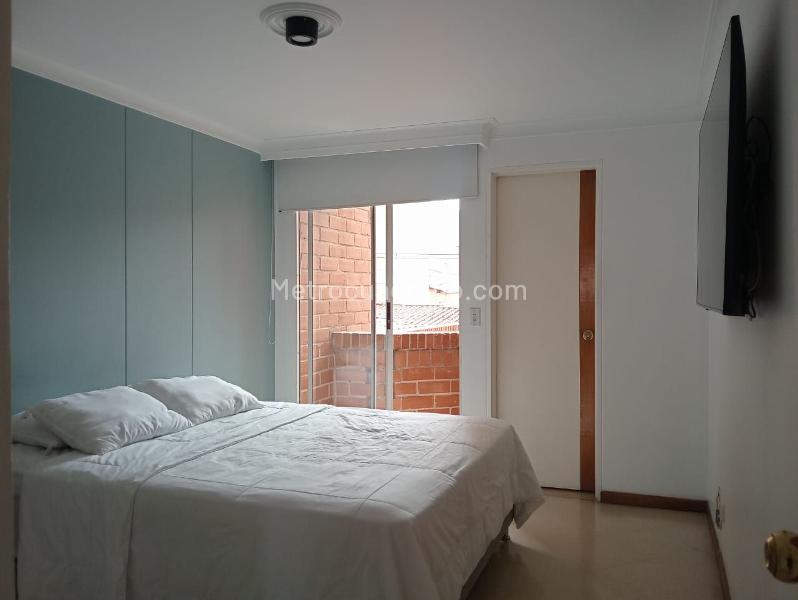 Apartamento Amoblado de 3 Alcobas Cerca de Parques en Laureles - 9