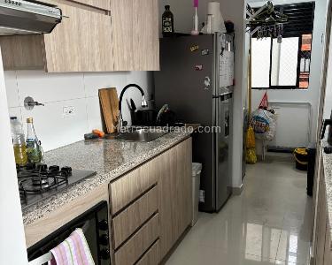 Apartamento de 3 alcobas en venta en Laureles, Medellín, 70 m² · foto 4 de 10